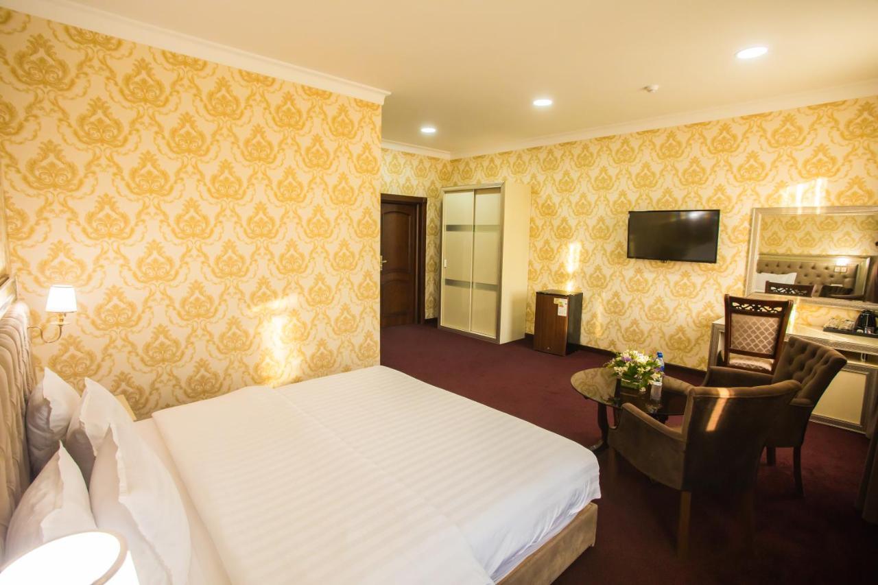 Hotel Grand Capital Ташкент Екстериор снимка