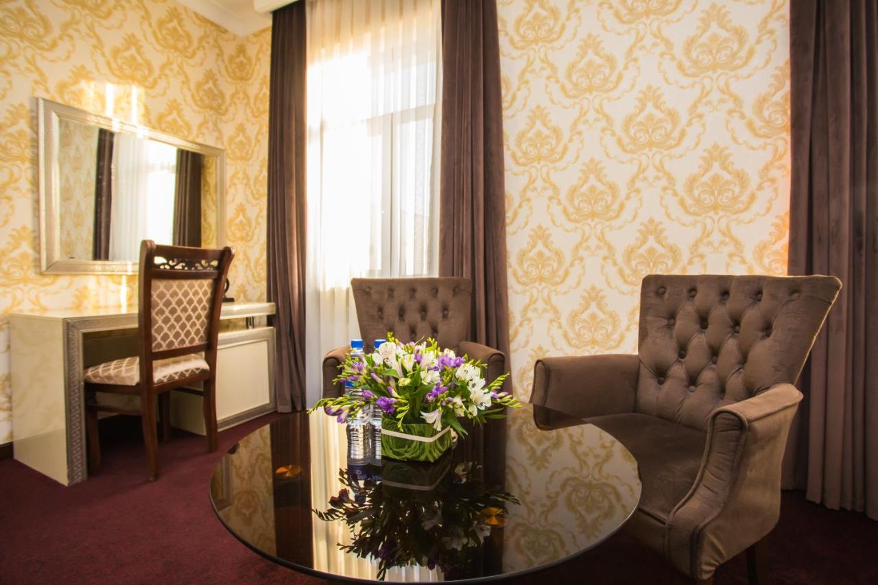Hotel Grand Capital Ташкент Екстериор снимка