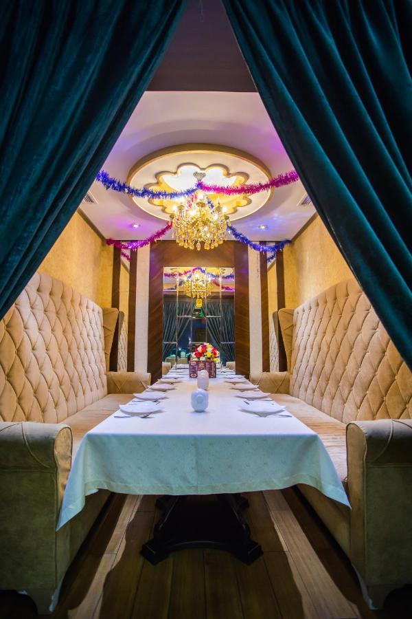 Hotel Grand Capital Ташкент Екстериор снимка