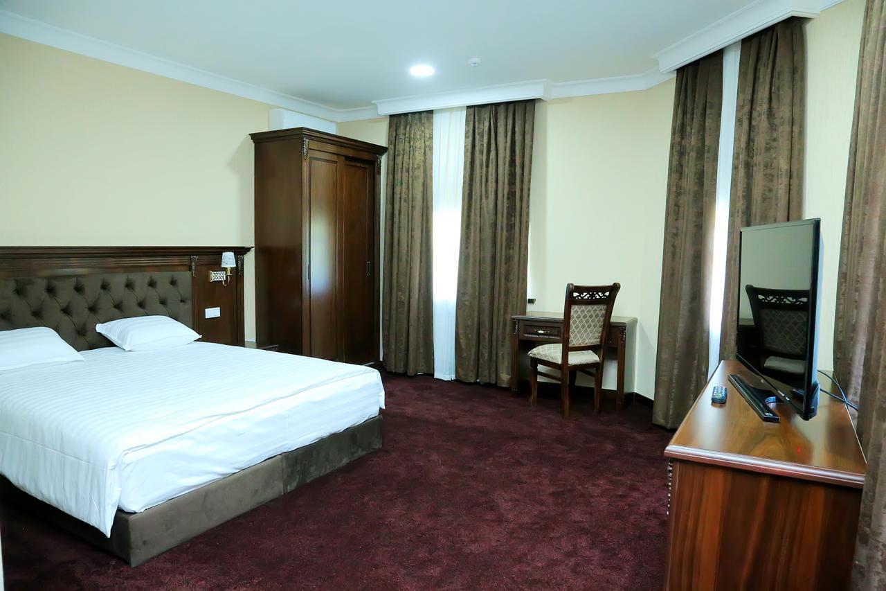 Hotel Grand Capital Ташкент Екстериор снимка