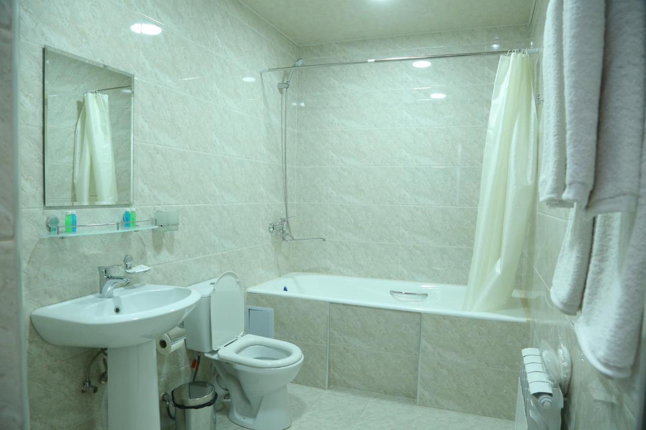 Hotel Grand Capital Ташкент Екстериор снимка