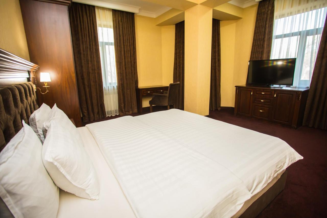 Hotel Grand Capital Ташкент Екстериор снимка